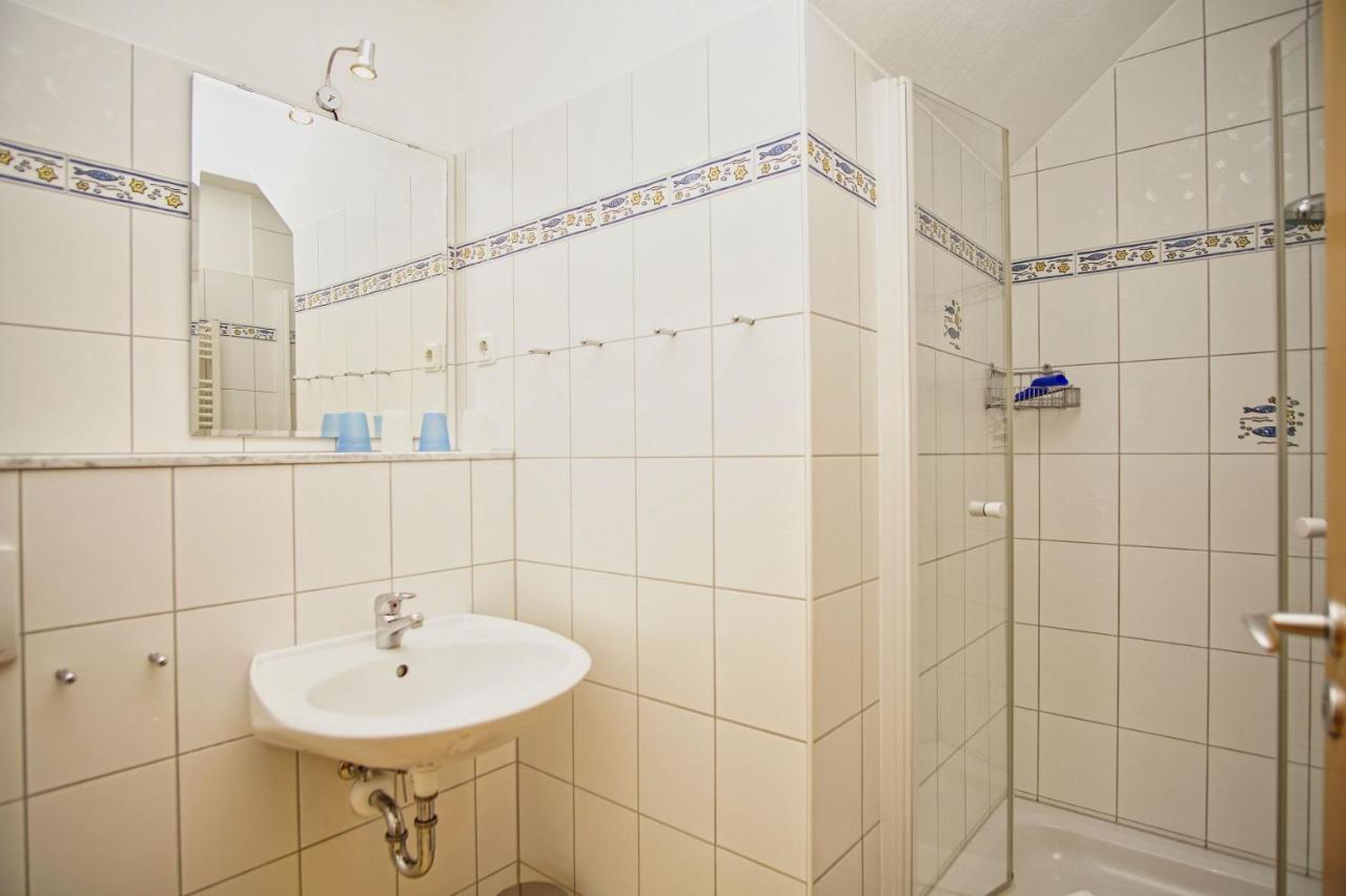 Nah Am Meer, Ruhige Lage, Gratis Nutzung Vom Ahoi Erlebnisbad Und Sauna In Sellin - Haus Inselblick Fewo 02 Goehren  Buitenkant foto